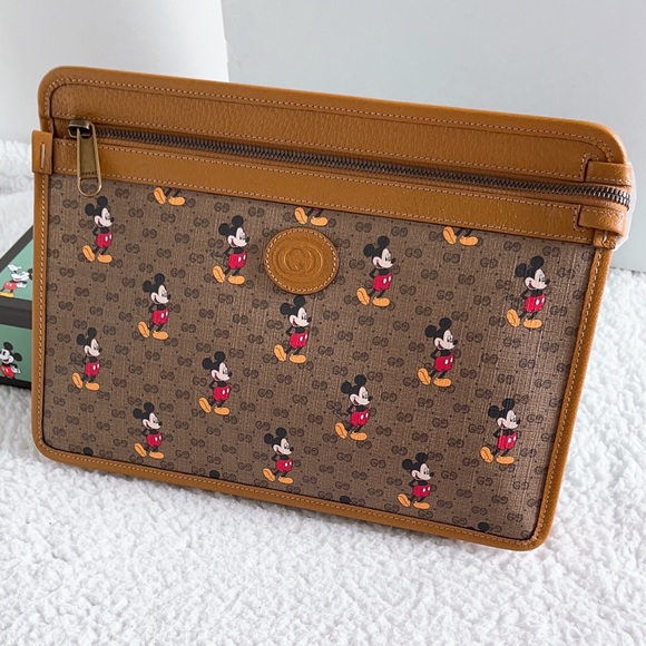 Authentic Gucci X Disney Clutch Pouch Mickey Mouse Mini GG Supreme Canvas - Picture 13 of 16